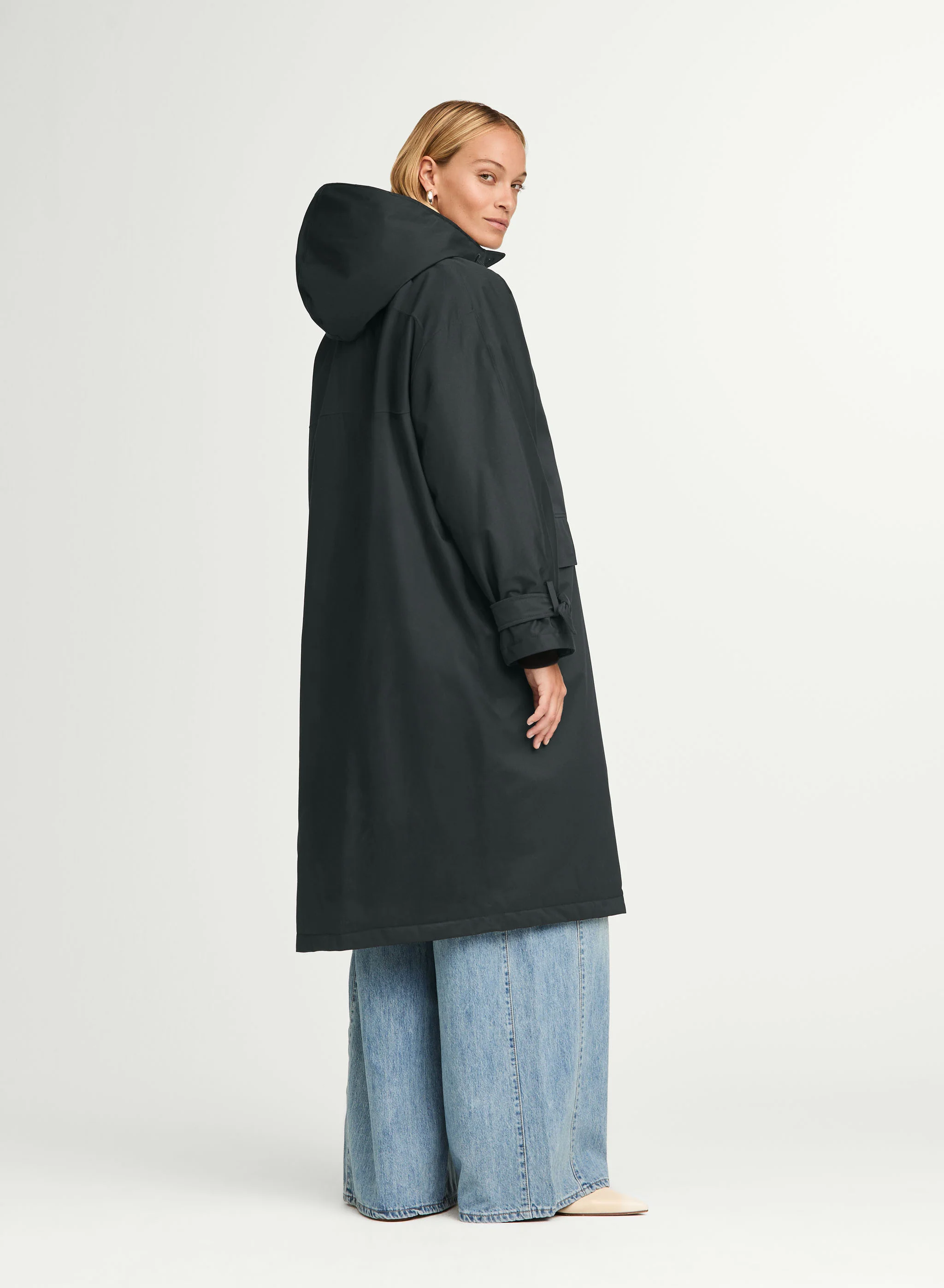 LIV - Image 10