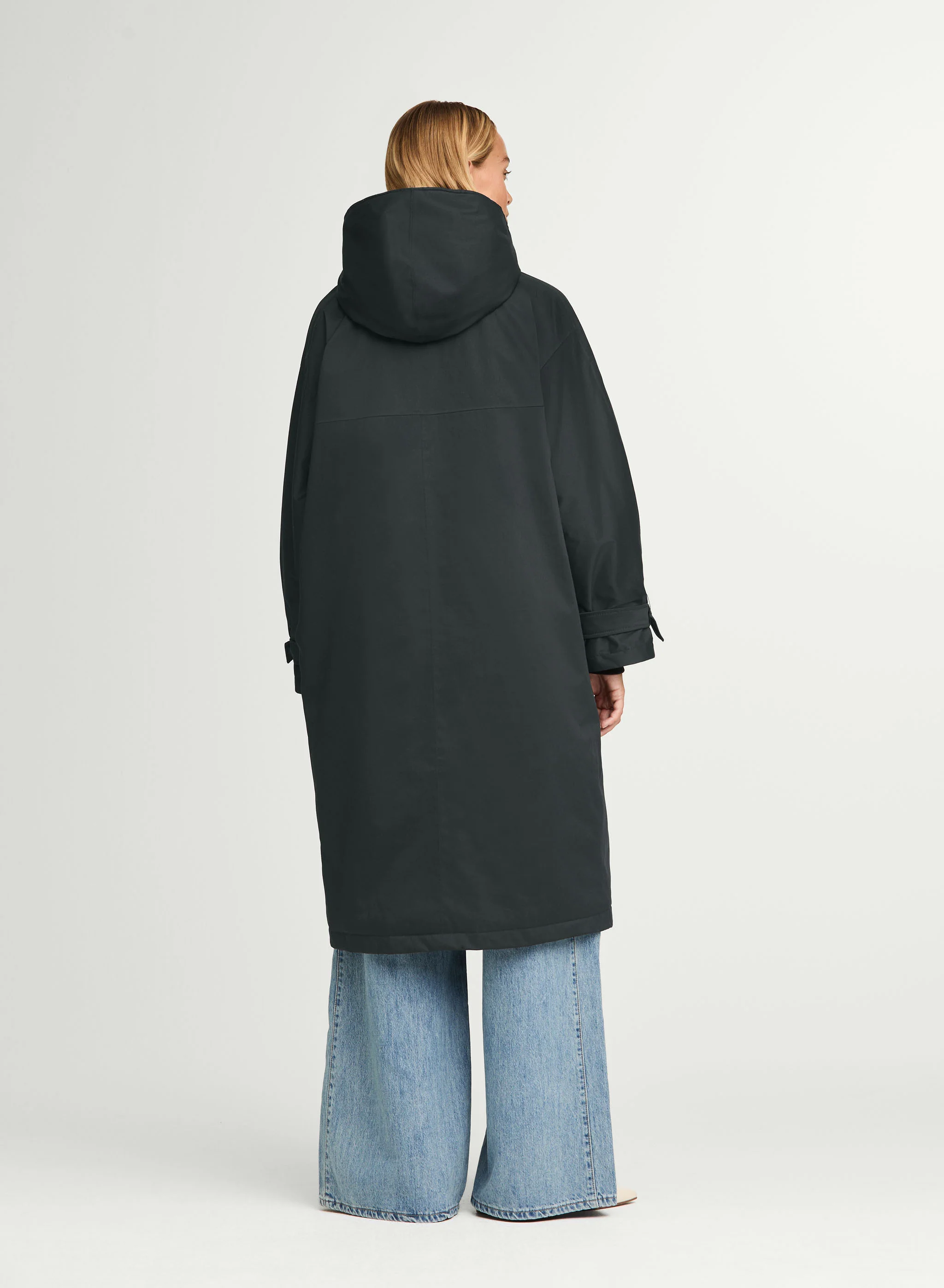 LIV - Image 11